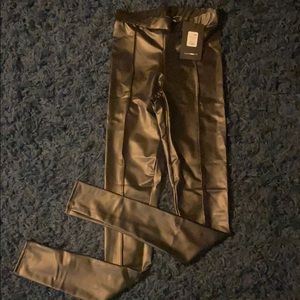 Teyana Leather Like Leggings - Black